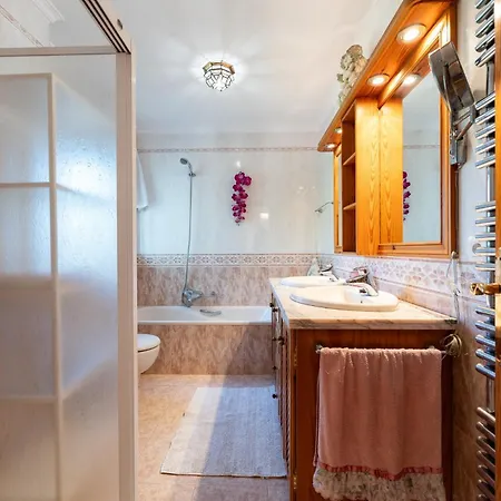 Penthouse Deluxe With Pool, Jacuzzi And Zen Garden - Only 5min From Town アパート エステポナ
