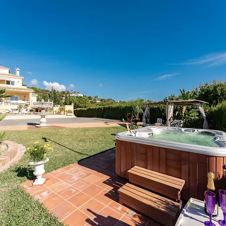 アパート Penthouse Deluxe With Pool, Jacuzzi And Zen Garden - Only 5min From Town エステポナ