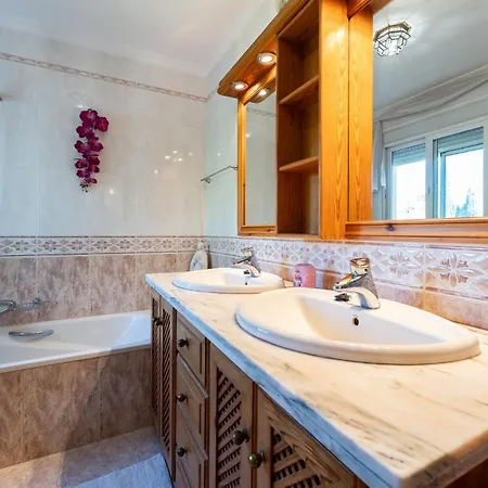 Penthouse Deluxe With Pool, Jacuzzi And Zen Garden - Only 5min From Town アパート *